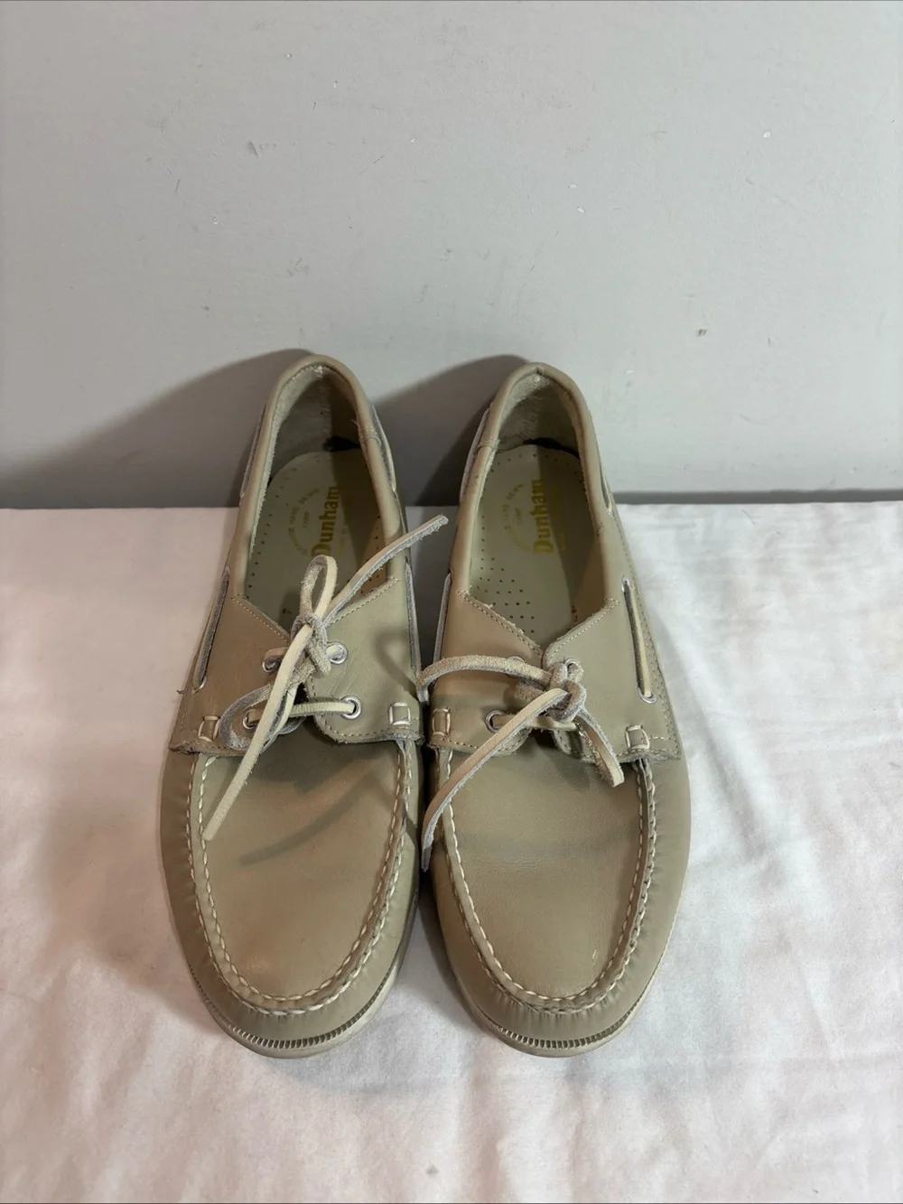 Dunham Classic Men's Beige Leather Boat Shoes. 9/2
